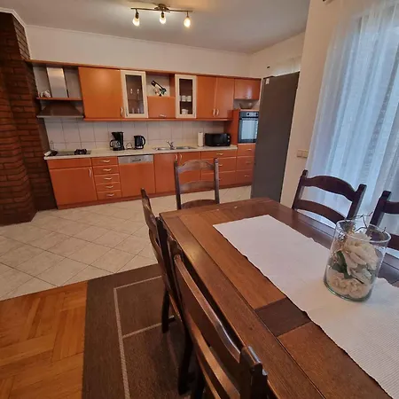 In 54557 * קריקווניצה